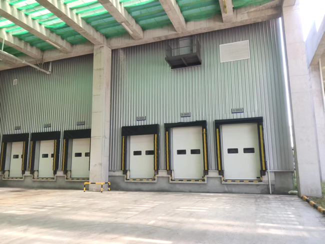 中大型冷庫需設(shè)置月臺